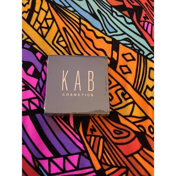 KAB COSMETICS Eyeshadow Quad in Naked BRAND NEW/SEALED - Picture 2 of 4